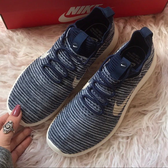 NWT Nike Roshe Two Flyknit Rare - Picture 8 of 8
